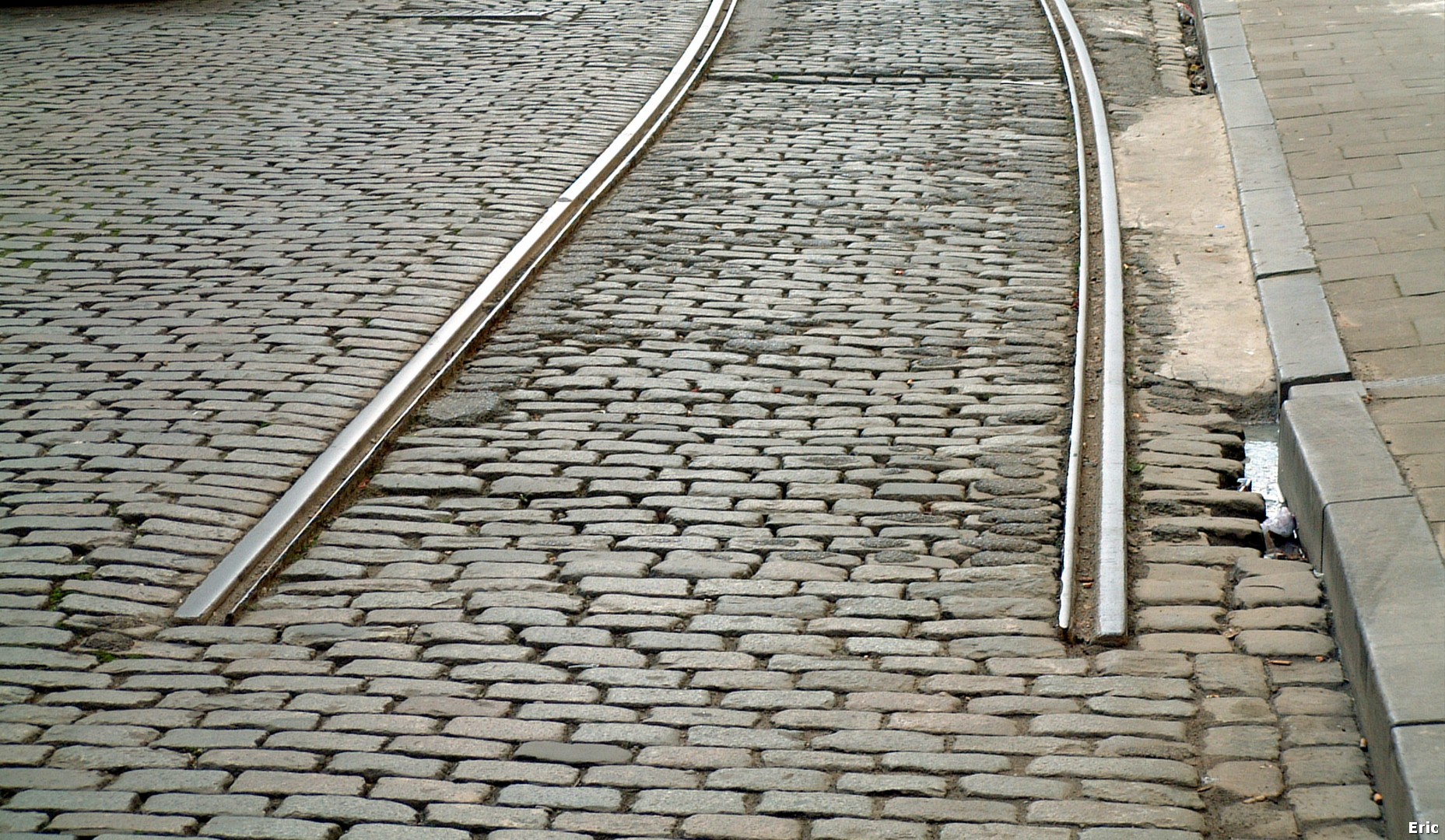 Rue de Cureghem (Coming from nowhere)