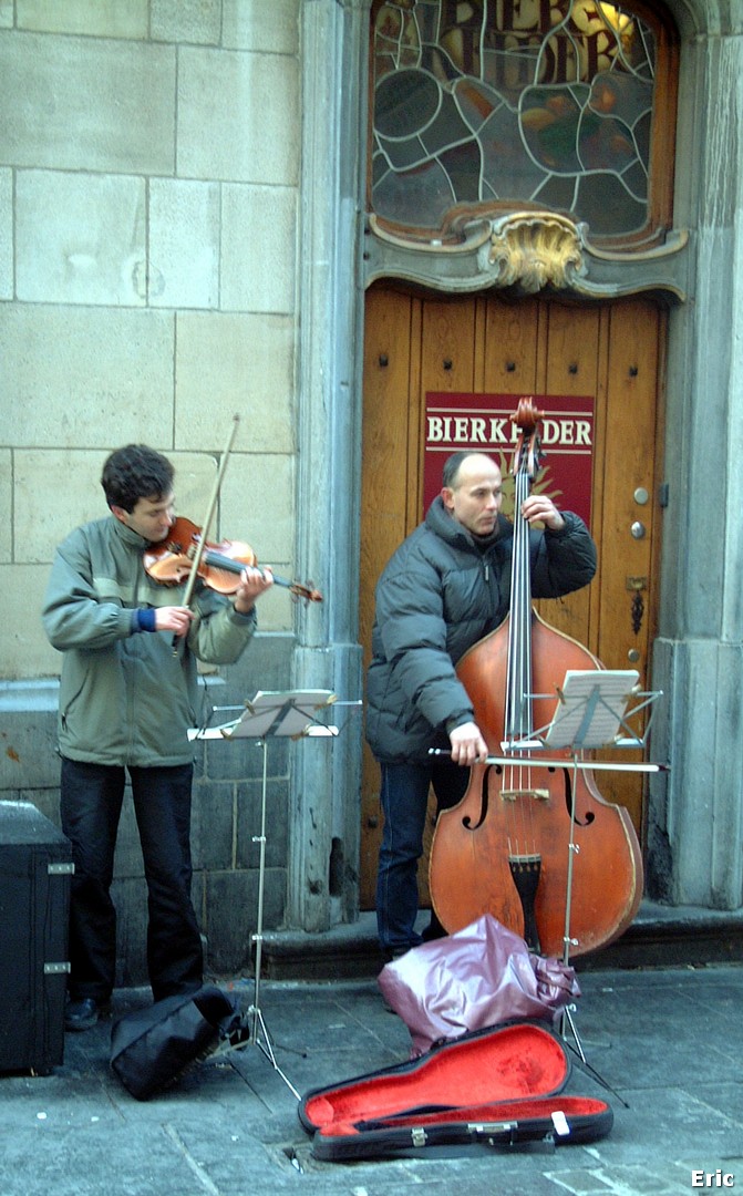  Grand-Place (Coin de la rue au Beurre, Bierkelder)