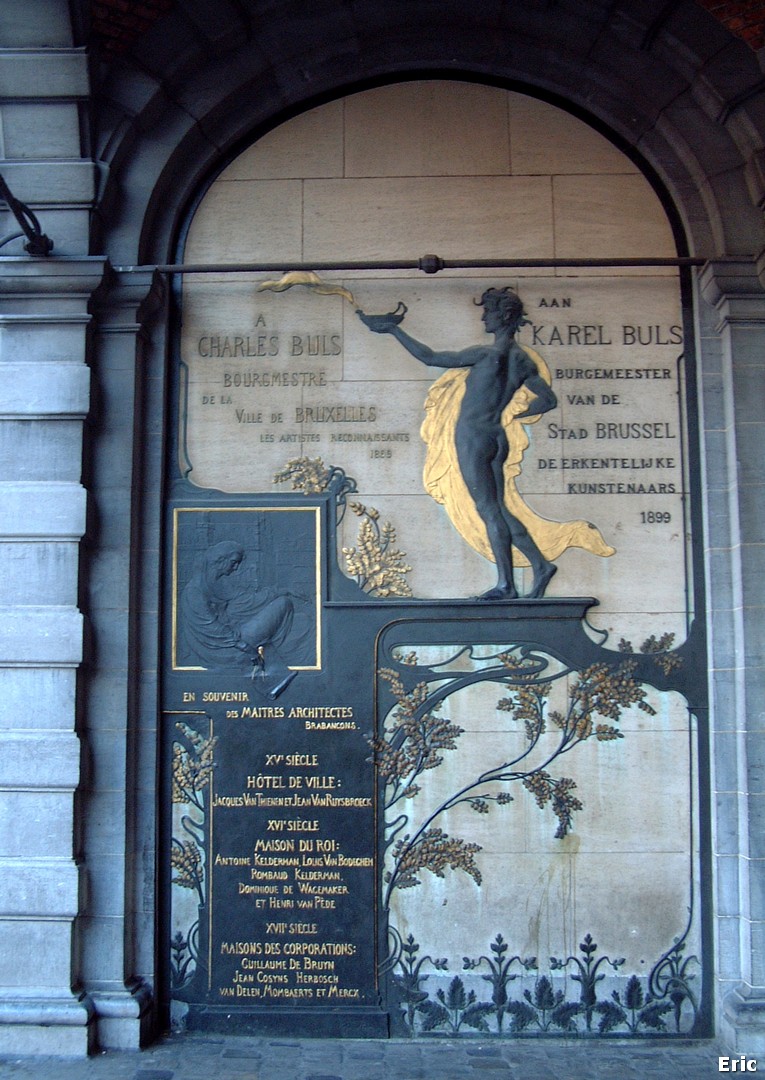  Grand-Place (Coin de la rue de l'Etuve, Hôtel de Ville)