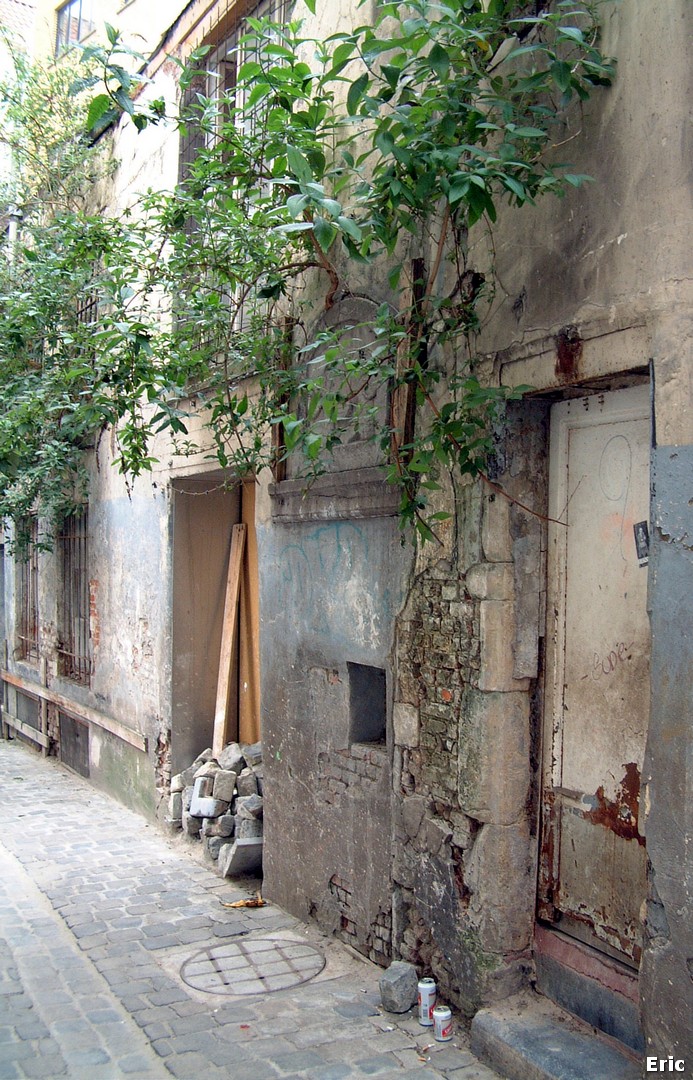 Petite rue de la Violette