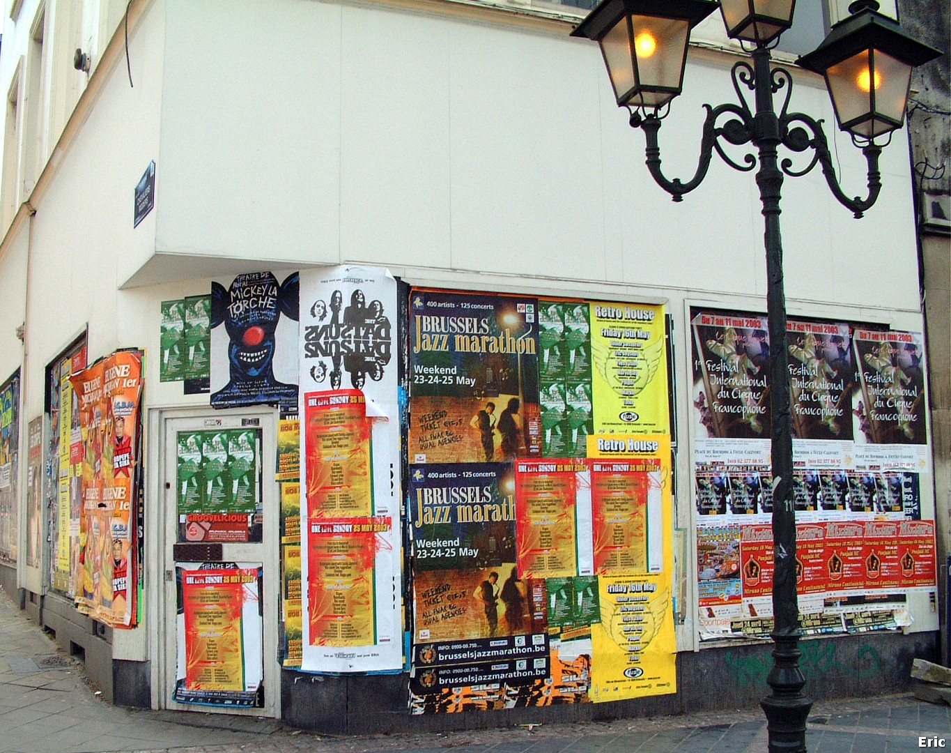 Av. de la Toison d'Or (Affichage sauvage)