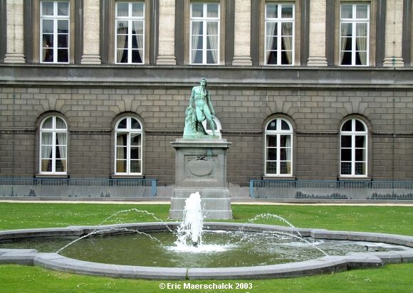 Palais des Acad�mies