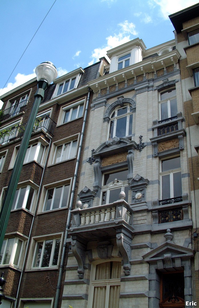 Avenue des Eperons d'Or