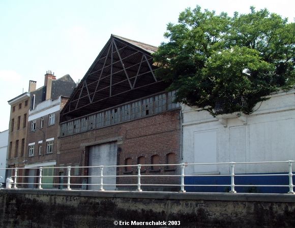 Le Canal (Quai de l'Industrie)