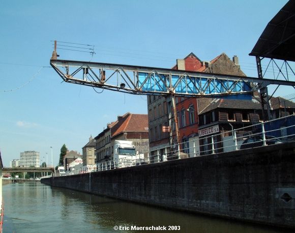 Le Canal (Quai de l%27Industrie)