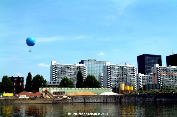 Le Canal (Quai des Péniches)