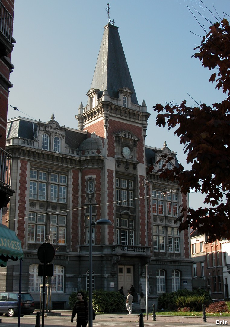 Place Saint Pierre (Ecole Ernest Richard)